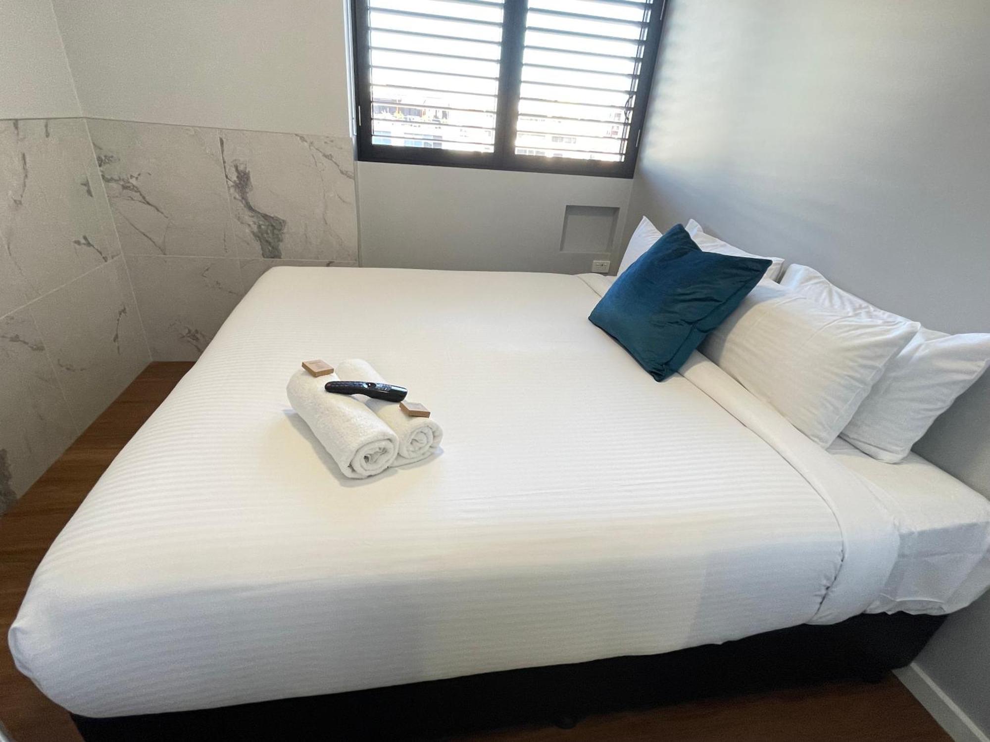 Aparthotel Honeysuckle Executive 4*