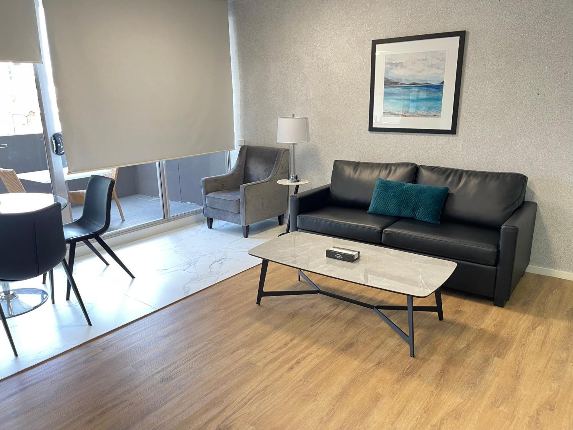 Aparthotel Honeysuckle Executive 4*