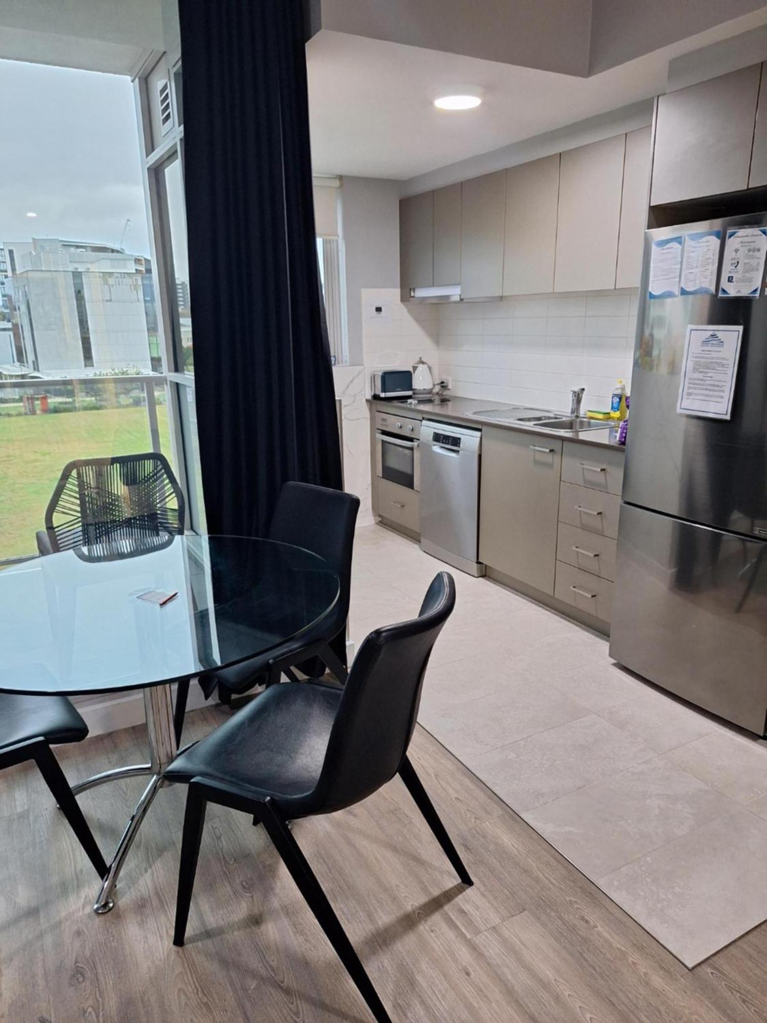 Honeysuckle Executive 4* Newcastle