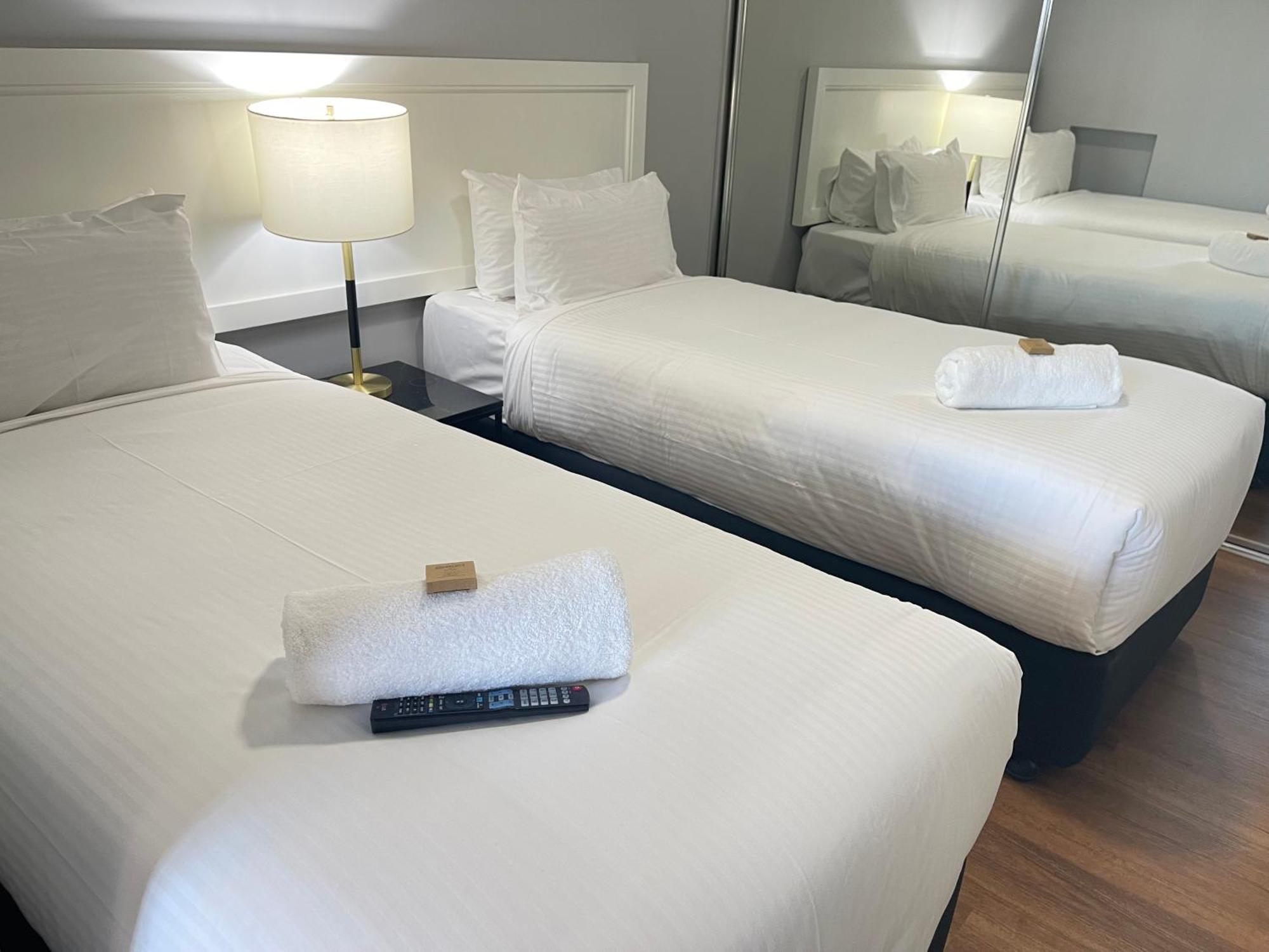 Aparthotel Honeysuckle Executive 4*